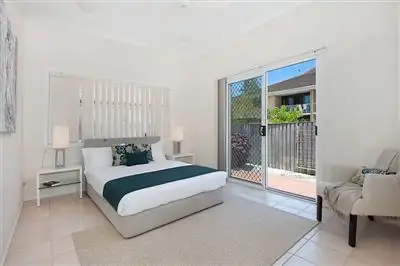 Fifth view of Homely villa listing, 1/24 Arthur Street, Mermaid Beach QLD