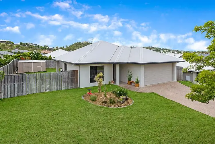 19 Yanooa Court, Bushland Beach QLD 4818