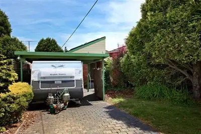 Second view of Homely house listing, 11 Alpine Court, Vermont South VIC