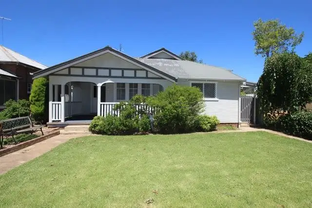 32 Cooper Street, Cootamundra NSW 2590