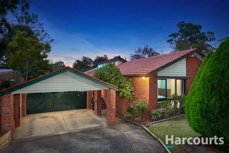 10 Locksley Chase