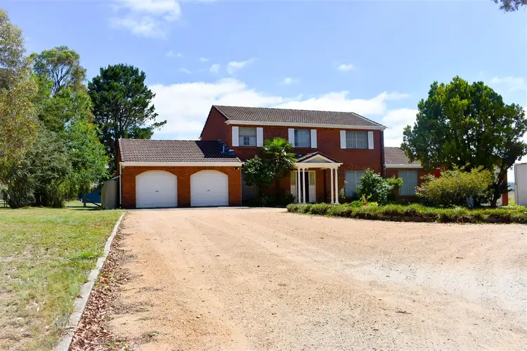 26 Casino Road, Tenterfield NSW 2372