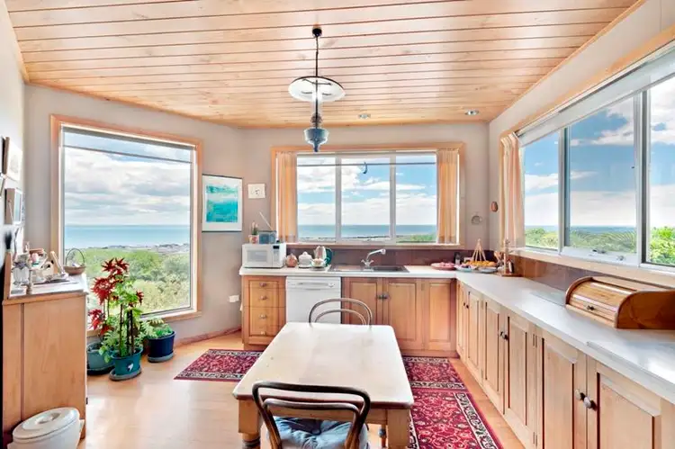 69 Beach Road, Leith TAS 7315