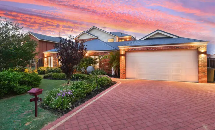 12 Lilly Pilly Lookout, Halls Head WA 6210