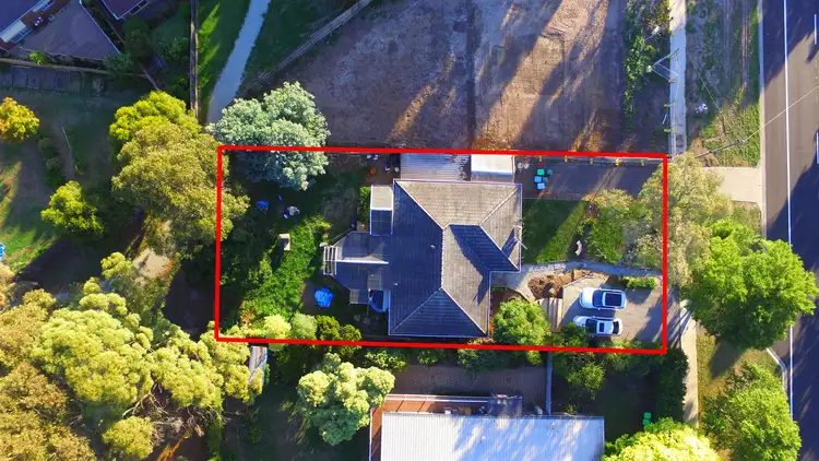 24 Lyall Road, Berwick VIC 3806