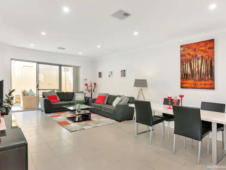 8 Denver Close, Currambine WA 6028