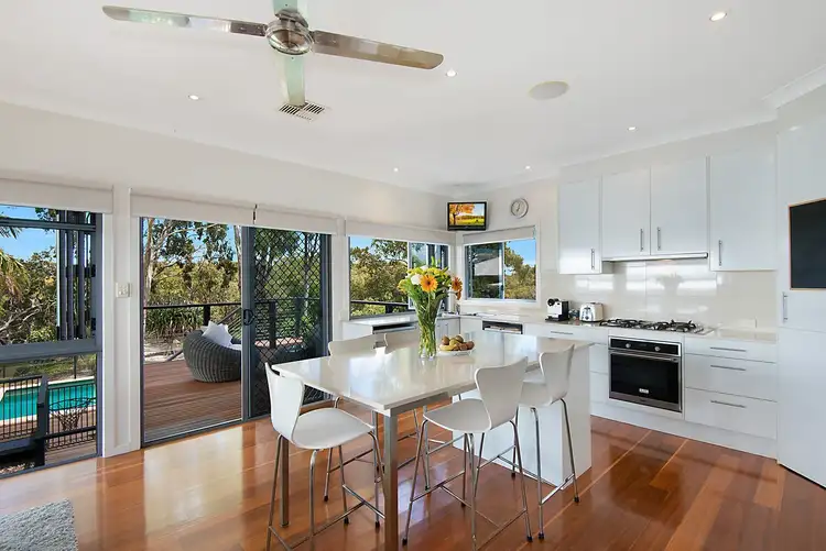 23 Chaseley Street, Nudgee Beach QLD 4014