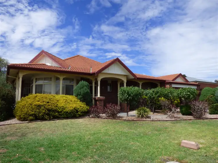 11 Marjory Brown Close, Stawell VIC 3380