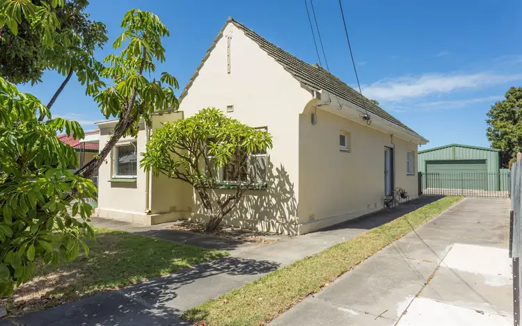 18 Churchill Road, Victor Harbor SA 5211