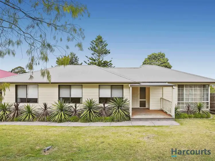 13 Stacey Street, Bunyip VIC 3815