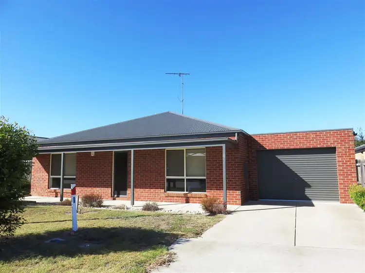 16 Knowles Court