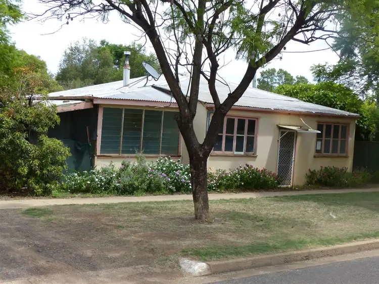 82 Grey Street, St George QLD 4487