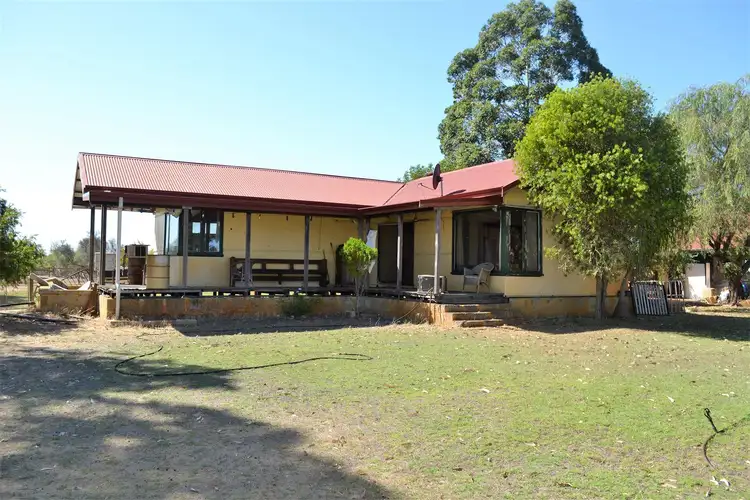 62 Murray Road Muckenburra, Gingin WA 6503