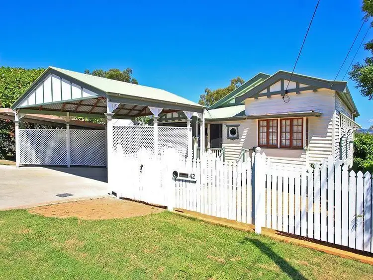 Second view of Homely house listing, 42 McIlwraith Avenue, Balmoral QLD 4171