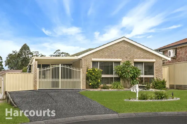 15 Holman Place, St Helens Park NSW 2560