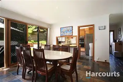 Fifth view of Homely house listing, 2 Locksley Chase, Vermont VIC 3133