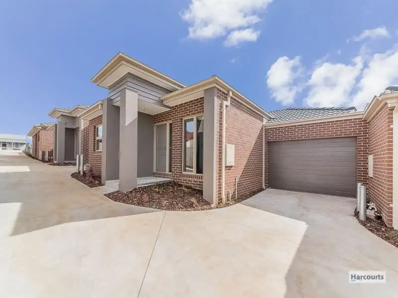 Main view of Homely unit listing, 3/12 Park View Road, Drouin VIC 3818
