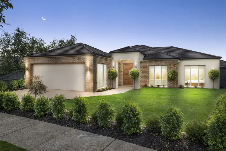 35 Henry Lawson Drive, Pakenham VIC 3810