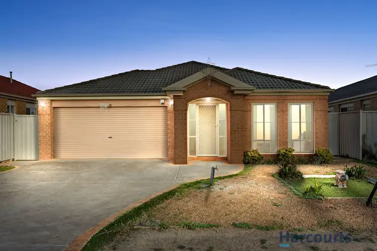 5 Tamborine Way, Caroline Springs VIC 3023