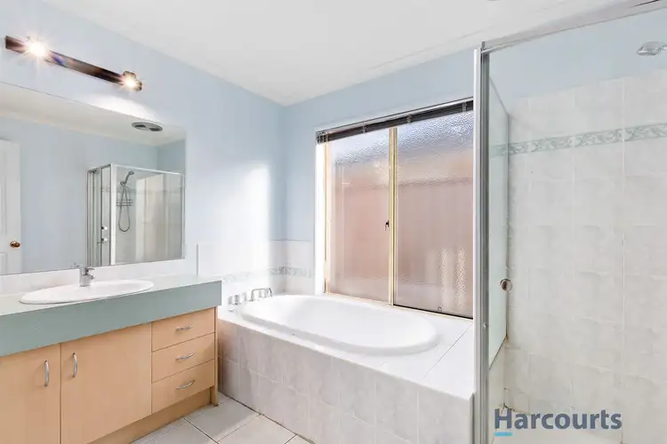 Sixth view of Homely house listing, 5 Tamborine Way, Caroline Springs VIC 3023