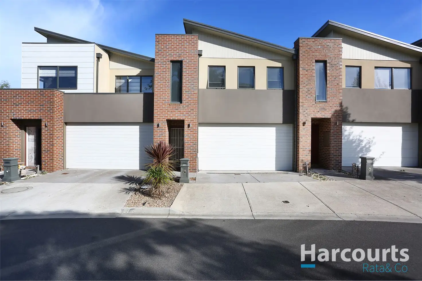 Main view of Homely townhouse listing, 10 Poets Court, Mernda VIC 3754