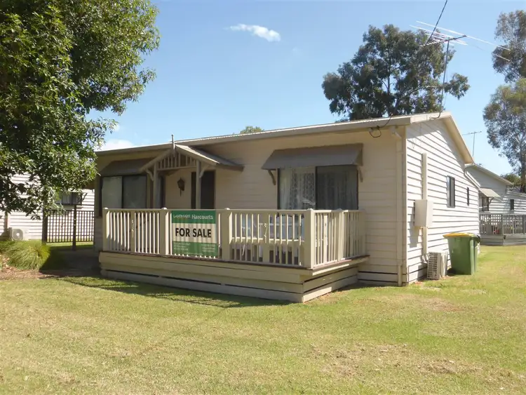 16 Brush Box Street, Lake Hume Village, Albury NSW 2640