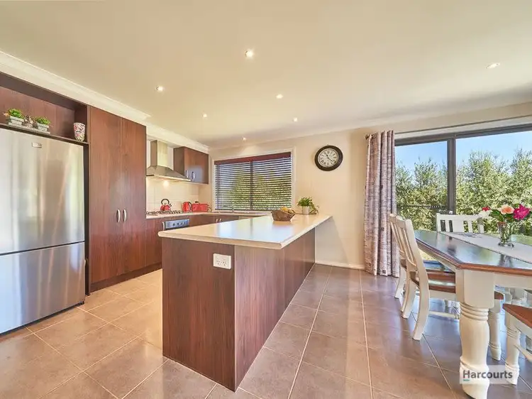 Fifth view of Homely house listing, 4 Kensington Square, Drouin VIC 3818