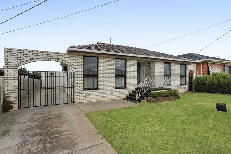 13 Wellwood Avenue, Norlane VIC 3214