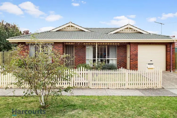 2 Holt Place, Pakenham VIC 3810