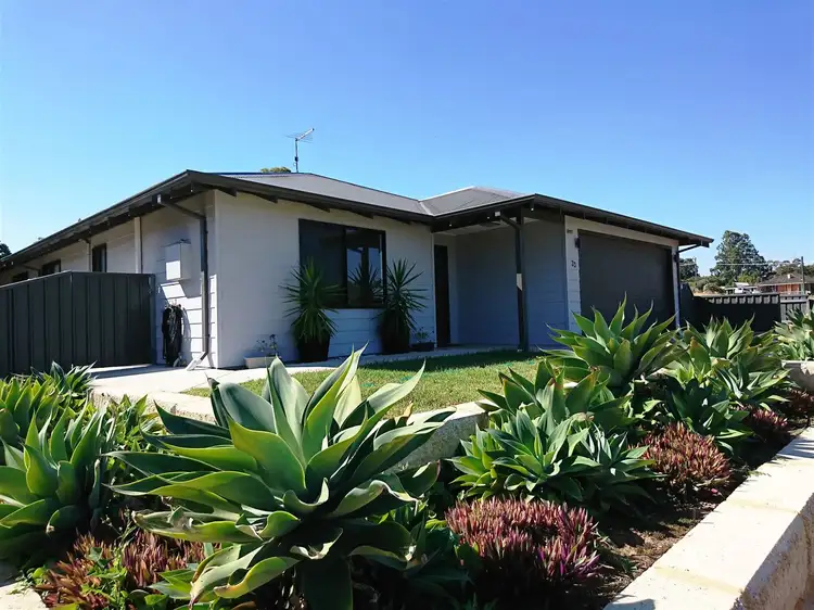 33 Robinson Street, Gingin WA 6503