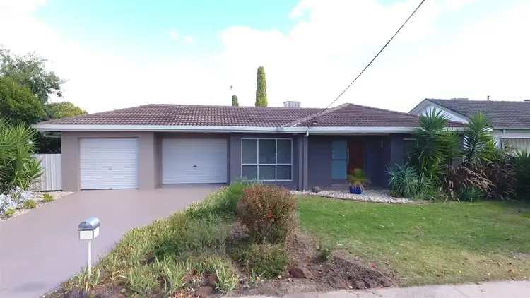 8 Carr Street, Horsham VIC 3400