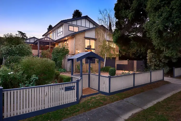 19 Dalroy Crescent, Vermont South VIC 3133