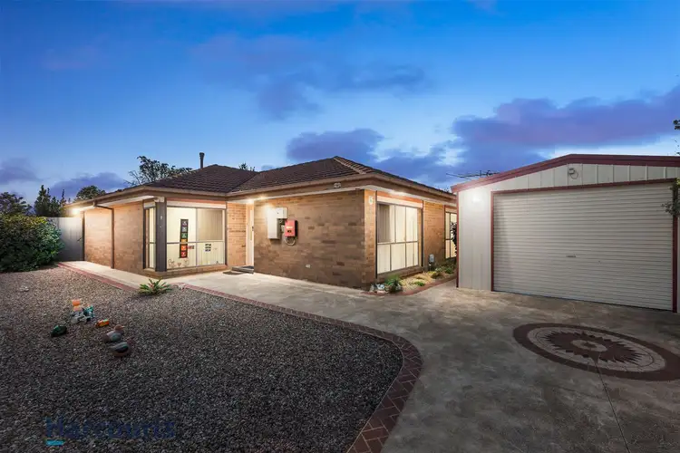 2/1 Nelson Court, Melton South VIC 3338
