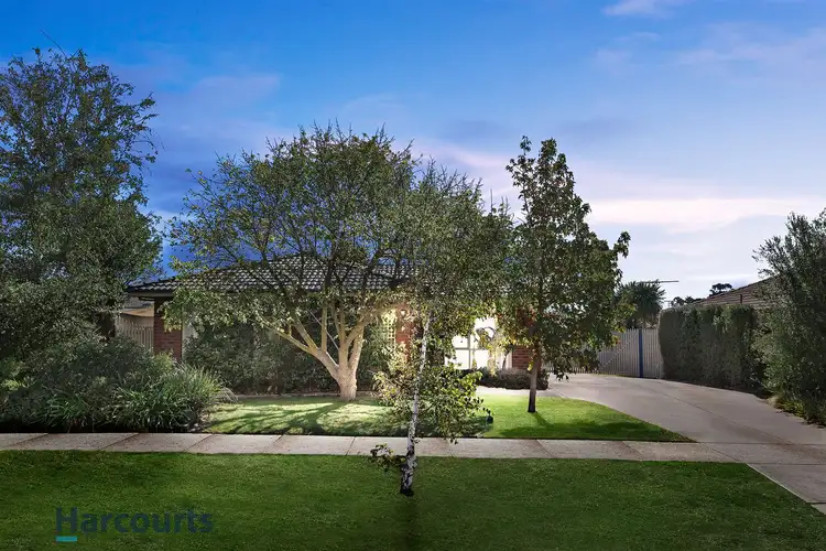 6 Walton Street, Melton South VIC 3338