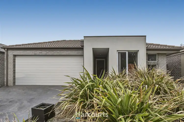 19 Ogle Way, Cranbourne North VIC 3977