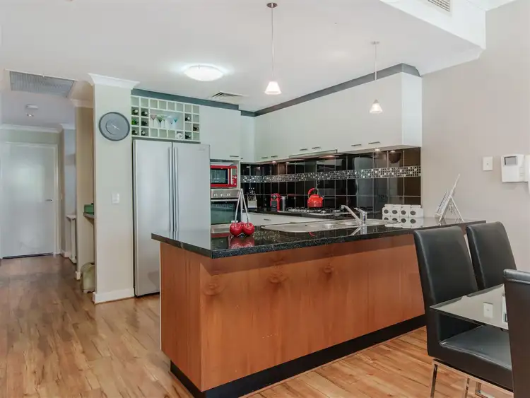Fourth view of Homely unit listing, 6/17 Rockingham Beach Rd, Rockingham WA 6168