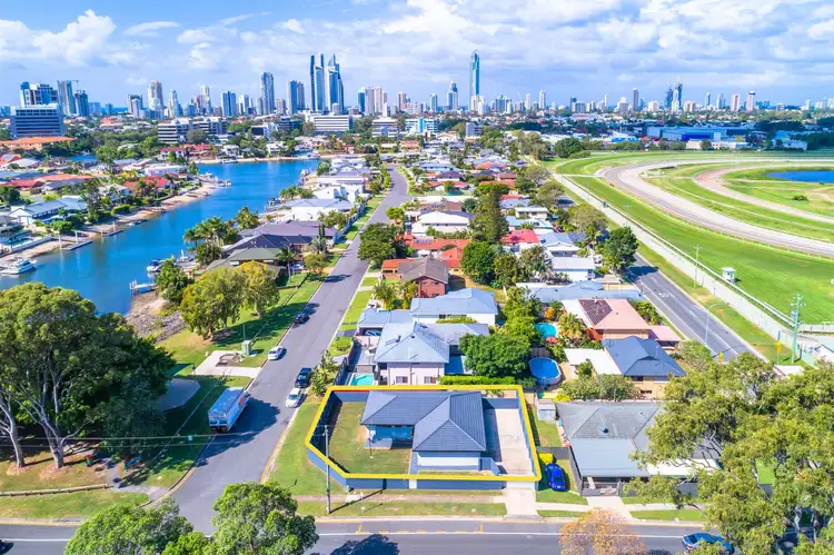 38 Daimler Drive, Bundall QLD 4217