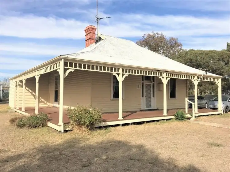 18 Sewell St, Kellerberrin WA 6410