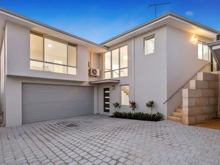 Second view of Homely house listing, 2 Tralee Place, Meadow Springs WA 6210