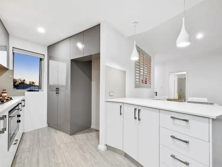 Sixth view of Homely house listing, 2 Tralee Place, Meadow Springs WA 6210