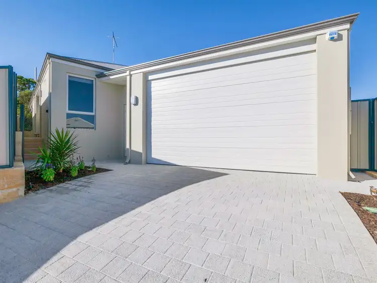 4 Galveston Court, Meadow Springs WA 6210