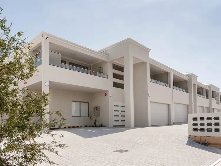 7/8 Nemagold Grove, Coogee WA 6166