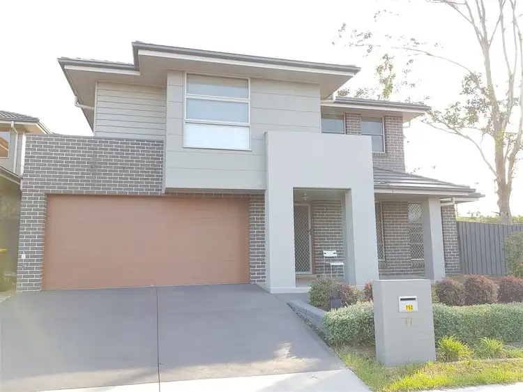 77 Diamond Hill Circuit