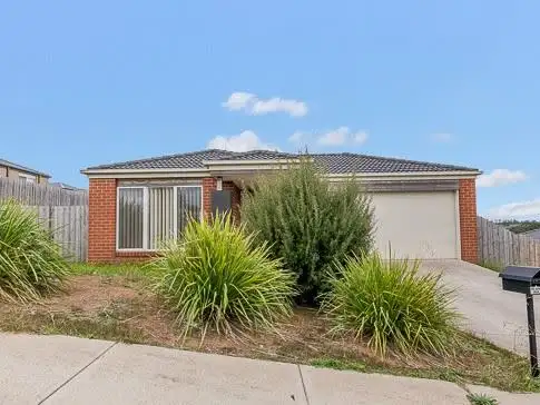 Main view of Homely house listing, 8 Sunline Street, Drouin VIC 3818
