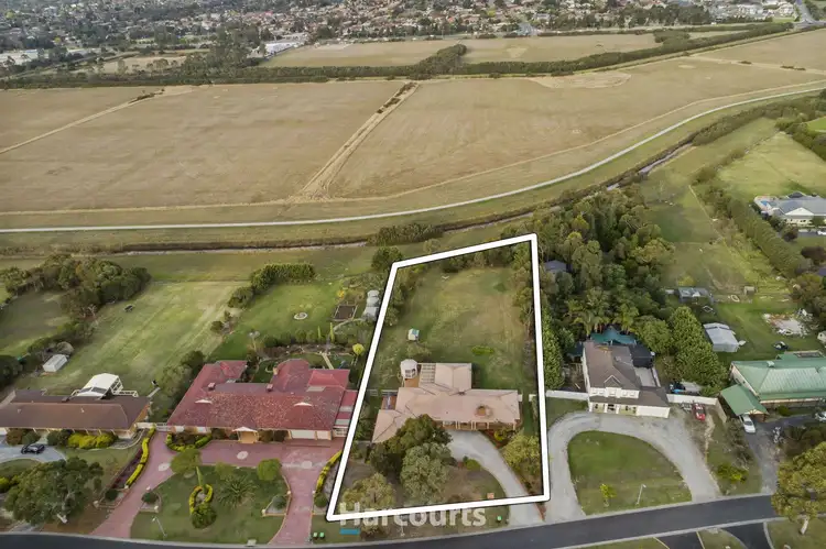 8 Warren Park Place, Narre Warren South VIC 3805