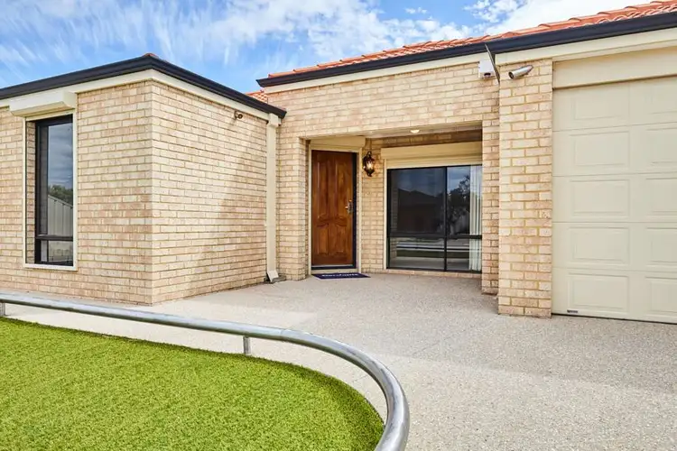 12 Murrumbidgee Drive, Hammond Park WA 6164