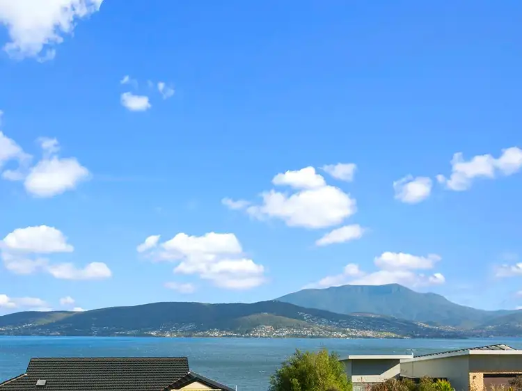 960 Oceana Drive, Tranmere TAS 7018