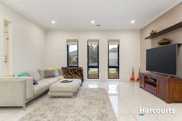 Fifth view of Homely house listing, 8 Lakewood Place, Berwick VIC 3806