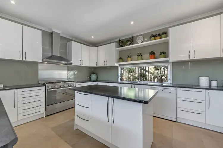 2 Golding Street, Goolwa Beach SA 5214
