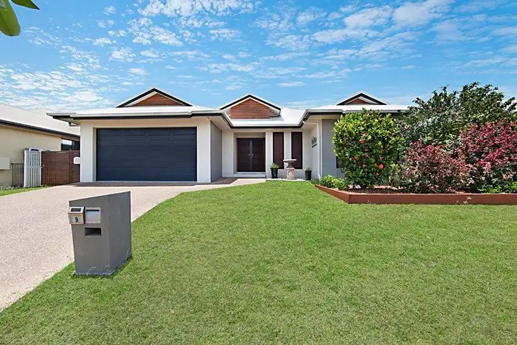 9 Helvellyn Street, Bushland Beach QLD 4818